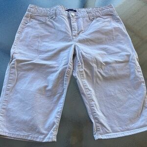 Women's Bermuda. Kaki. Size 8. New